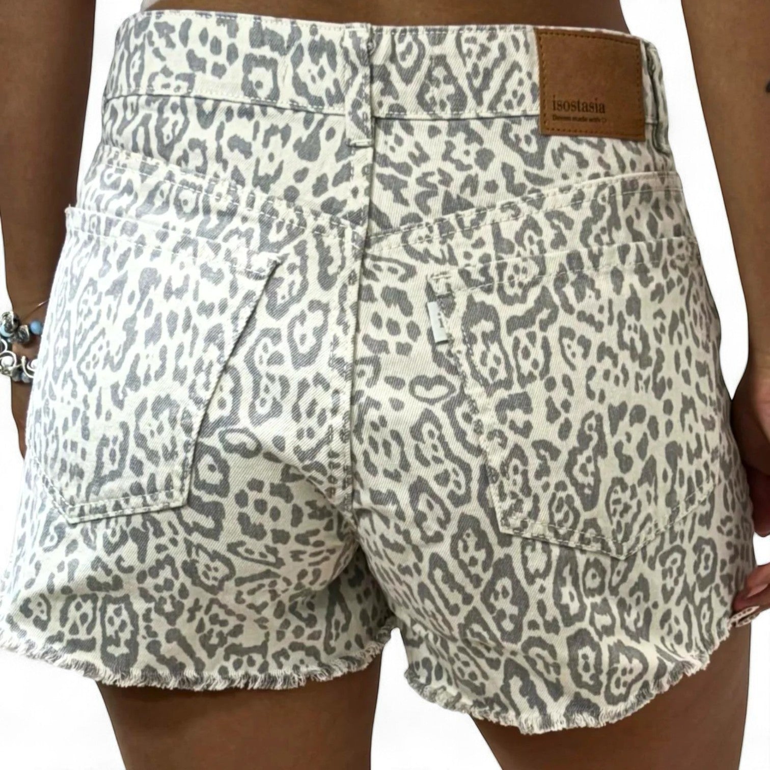 SHORT INA