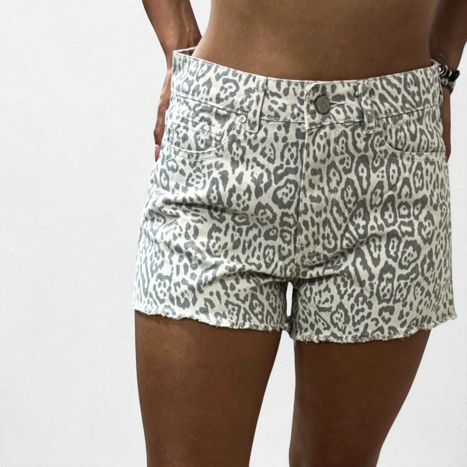 SHORT INA