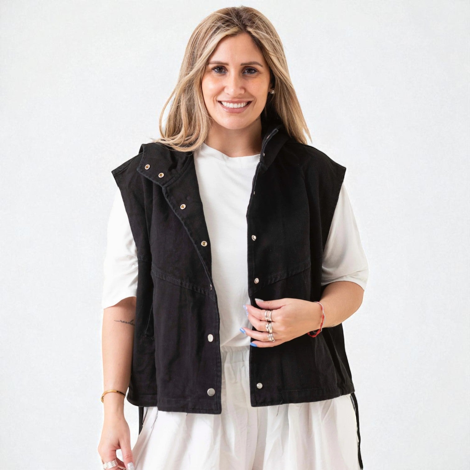 CHALECO CON CAPUCHA LEXIE